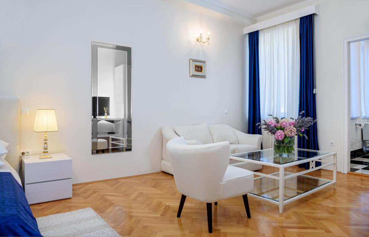 Palace Schoen Milesi - Esense Of Prestige - Private Pool - Free Parking - Old Money Style Luxury Rooms - Walking Distance To The Old Town, The Beach And All Amenities - Buralux Properties 斯普利特 外观 照片