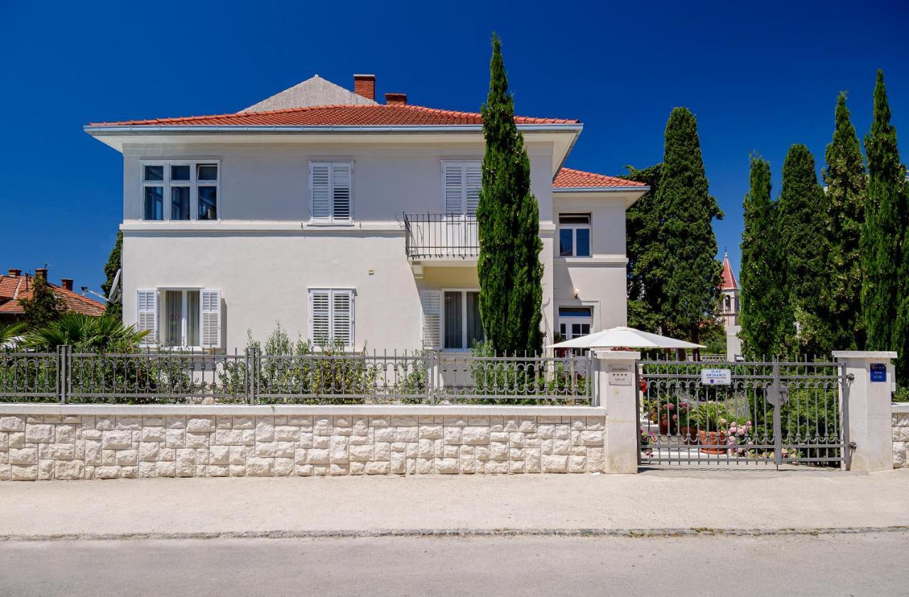 Palace Schoen Milesi - Esense Of Prestige - Private Pool - Free Parking - Old Money Style Luxury Rooms - Walking Distance To The Old Town, The Beach And All Amenities - Buralux Properties 斯普利特 外观 照片