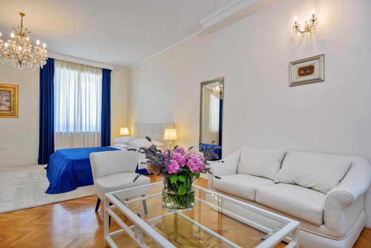 Palace Schoen Milesi - Esense Of Prestige - Private Pool - Free Parking - Old Money Style Luxury Rooms - Walking Distance To The Old Town, The Beach And All Amenities - Buralux Properties 斯普利特 外观 照片