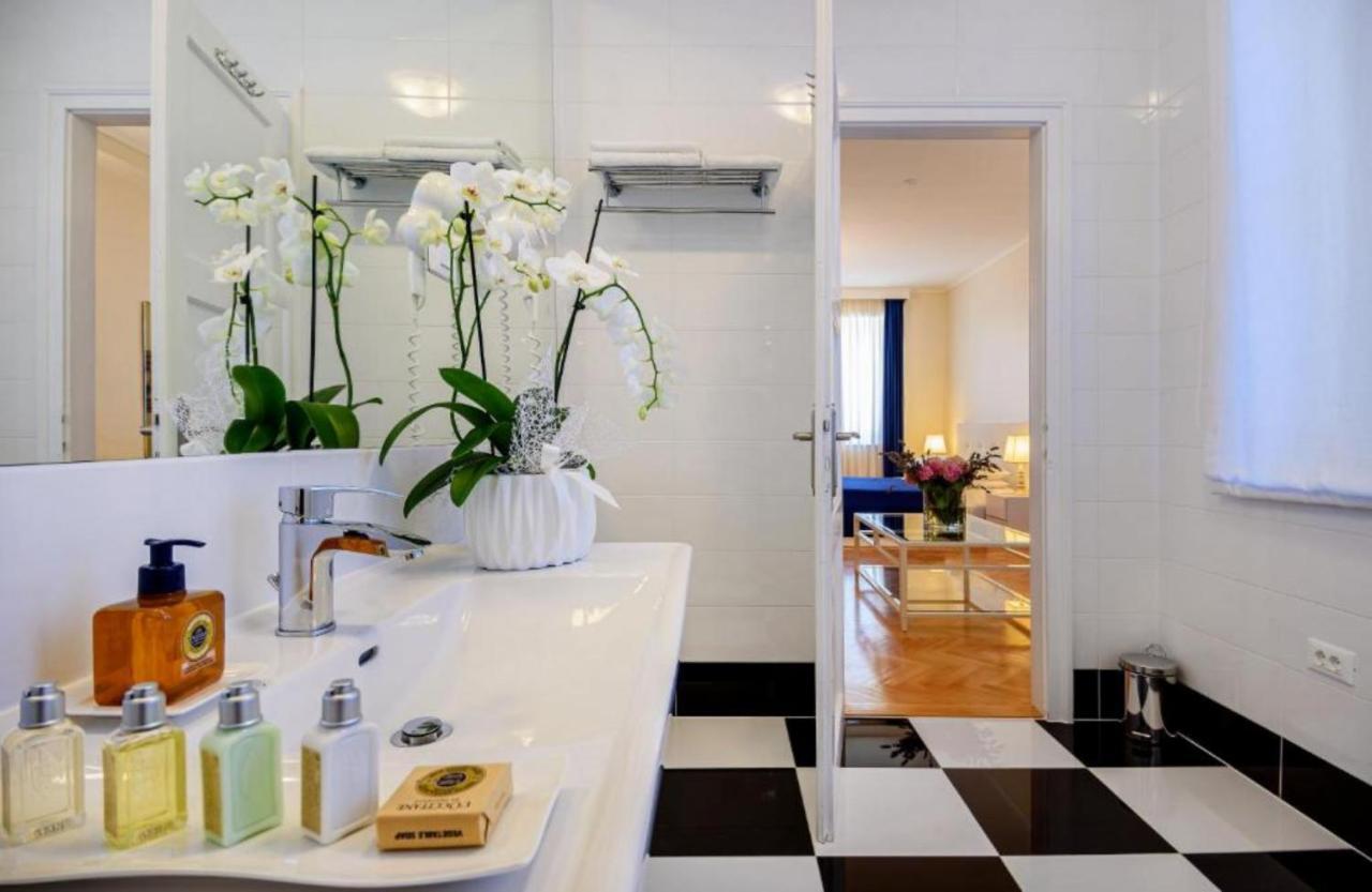 Palace Schoen Milesi - Esense Of Prestige - Private Pool - Free Parking - Old Money Style Luxury Rooms - Walking Distance To The Old Town, The Beach And All Amenities - Buralux Properties 斯普利特 外观 照片