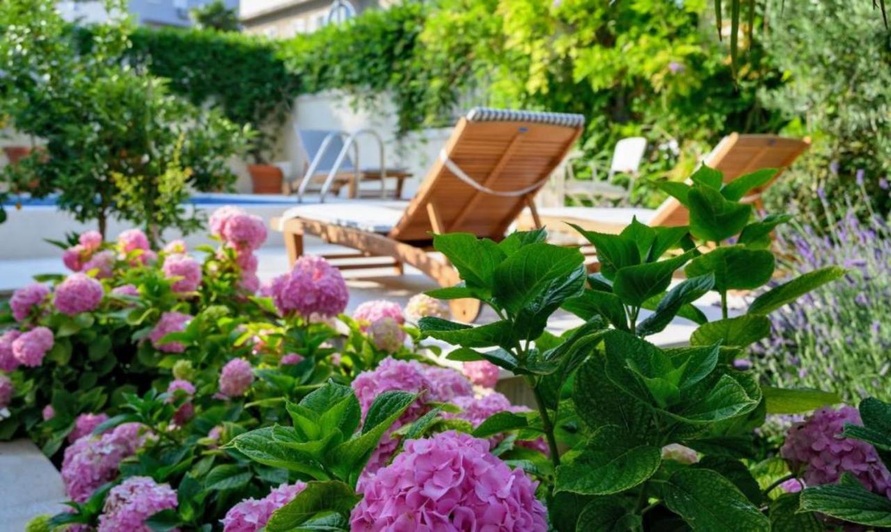 Palace Schoen Milesi - Esense Of Prestige - Private Pool - Free Parking - Old Money Style Luxury Rooms - Walking Distance To The Old Town, The Beach And All Amenities - Buralux Properties 斯普利特 外观 照片