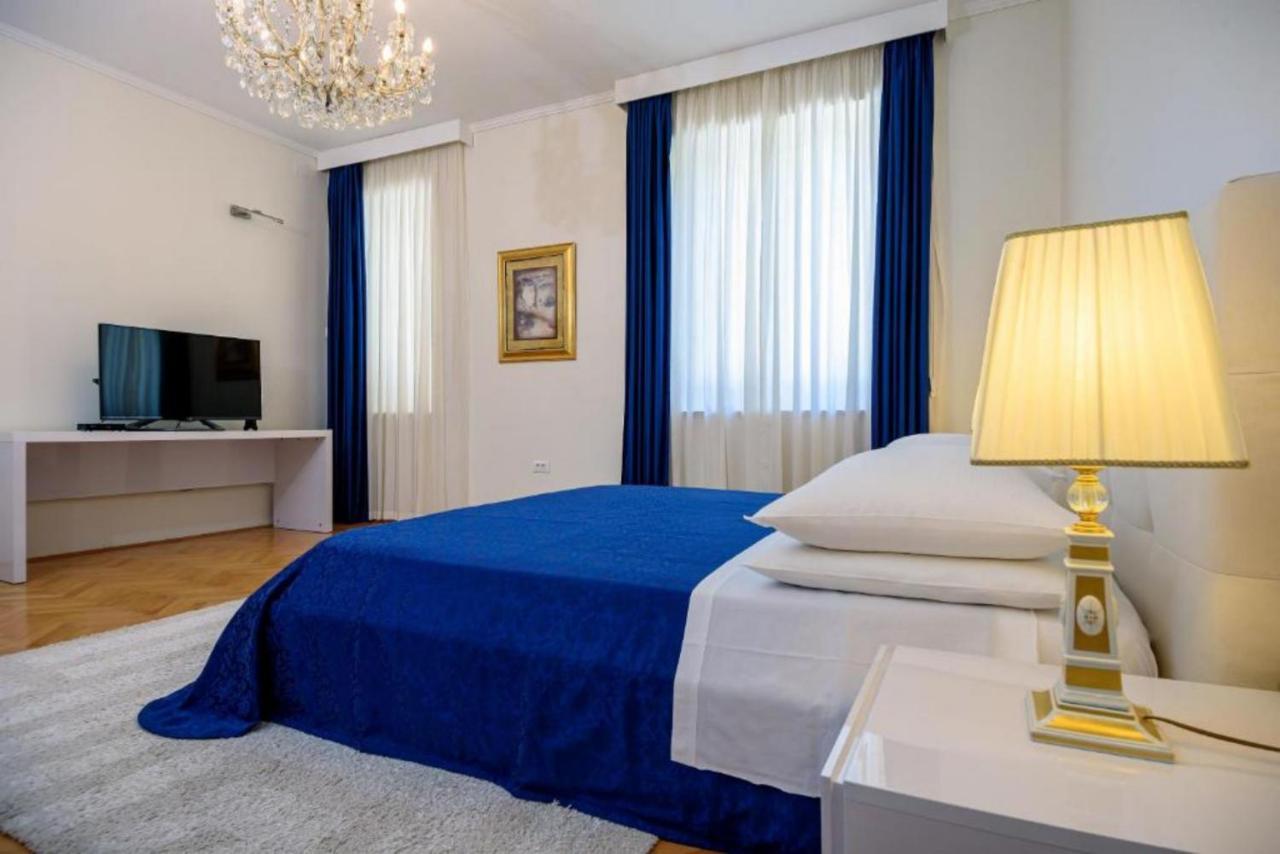 Palace Schoen Milesi - Esense Of Prestige - Private Pool - Free Parking - Old Money Style Luxury Rooms - Walking Distance To The Old Town, The Beach And All Amenities - Buralux Properties 斯普利特 外观 照片
