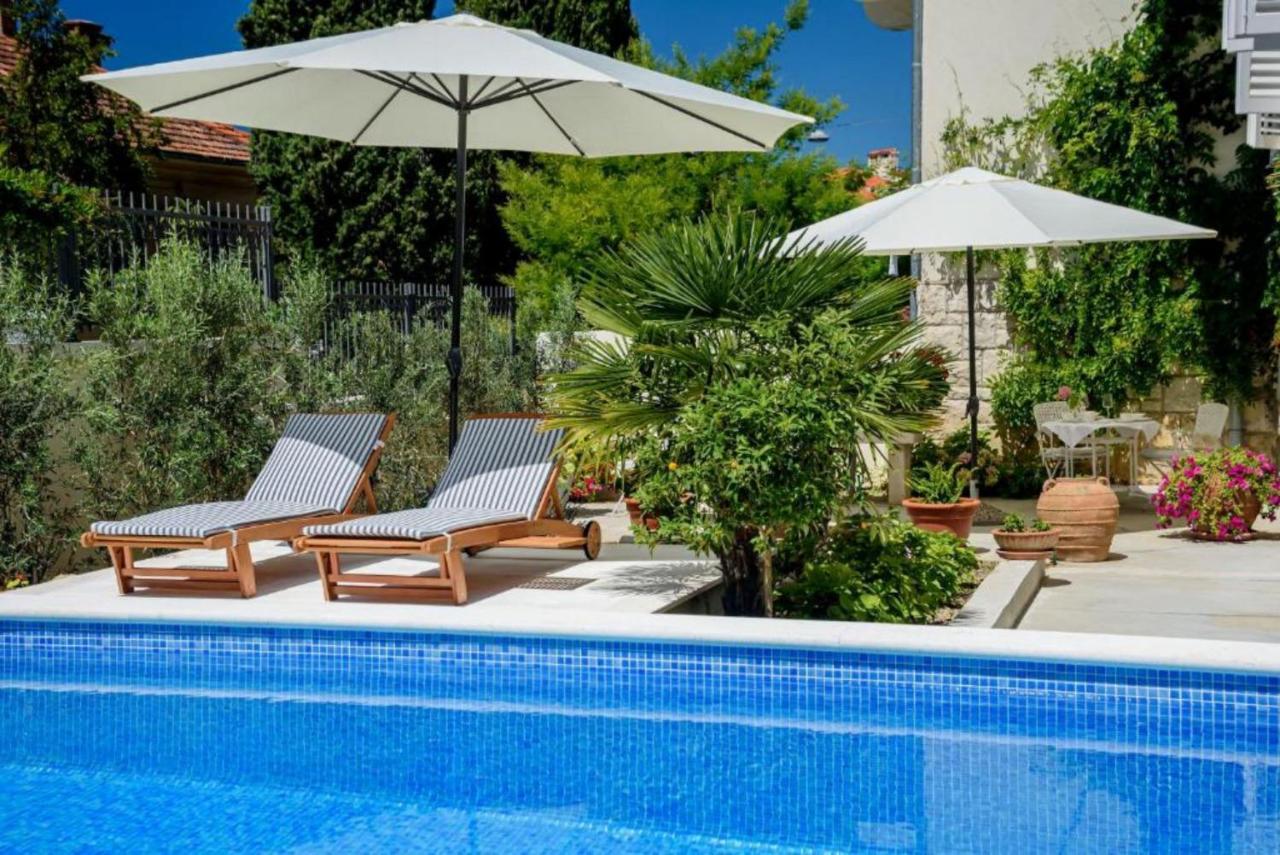 Palace Schoen Milesi - Esense Of Prestige - Private Pool - Free Parking - Old Money Style Luxury Rooms - Walking Distance To The Old Town, The Beach And All Amenities - Buralux Properties 斯普利特 外观 照片